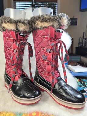 Storm by Cougar Women's Aspen Winter Duck Style Winter Boots Fur Collar Quilted